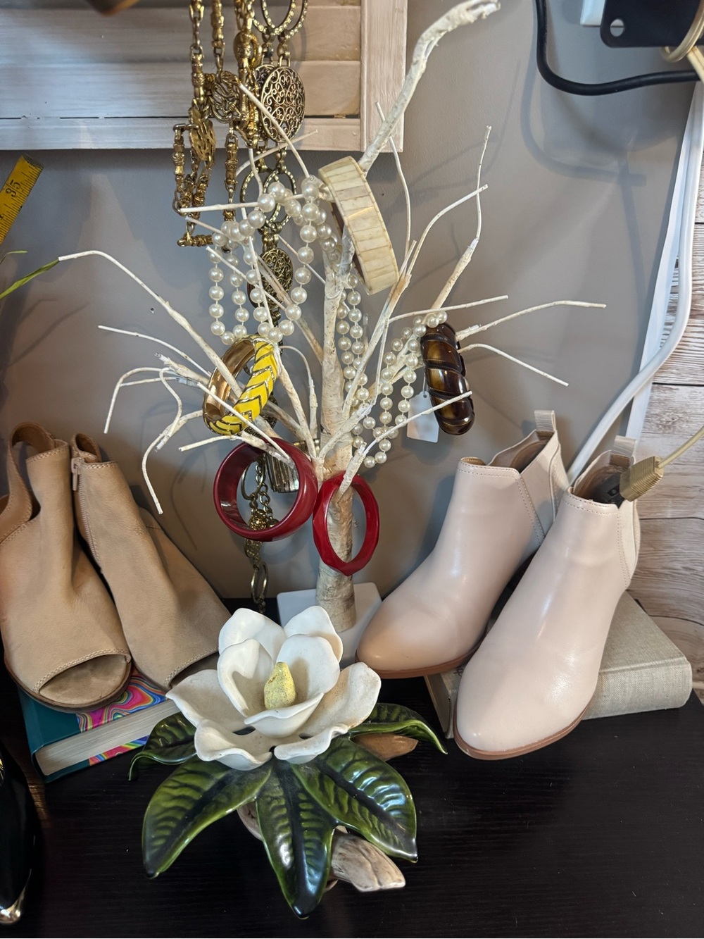 Dolce Vita Light Beige Ankle Booties - Picture 11 of 11